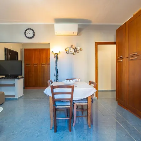 Brorent Casa Aurora Ольбія